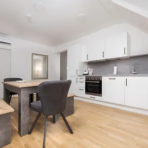  Apartment Next To Schoenbrunnpalace Close To Public Transport - Myschoenbrunn